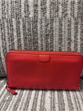 Fossil Classic Red Pebbled Zip-Around Wallet